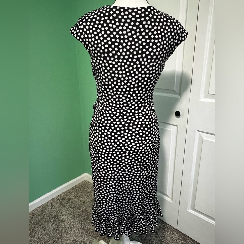Dress - Picture 5 of 7